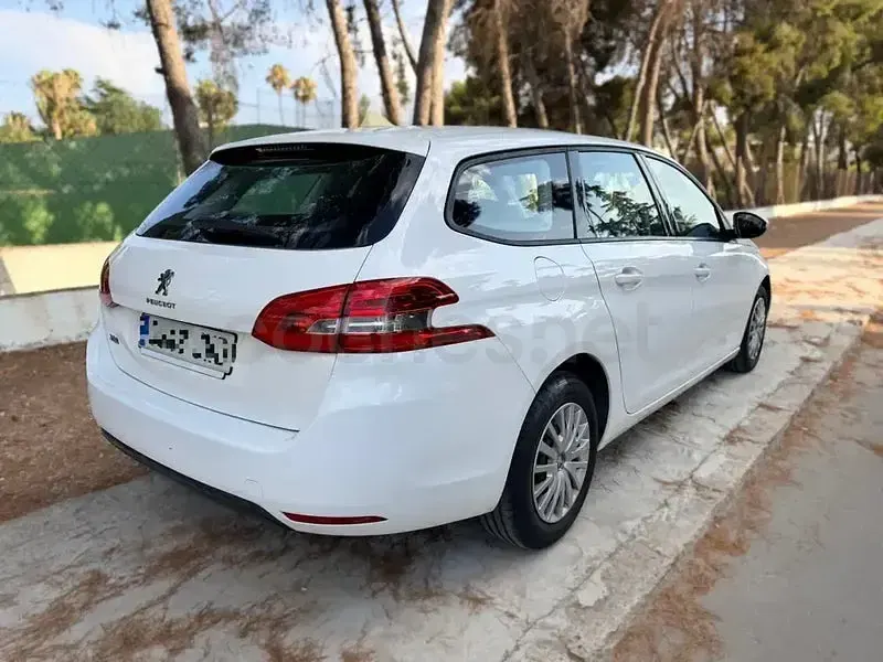 Usado Peugeot 308 Business-Line 100 CV (73 kW) 2017 Blanco Berlina