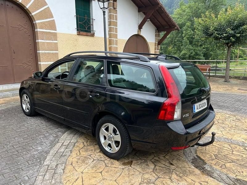 Usado Volvo V50 Summum 125 CV (91 kW) 2007 Negro Familiar