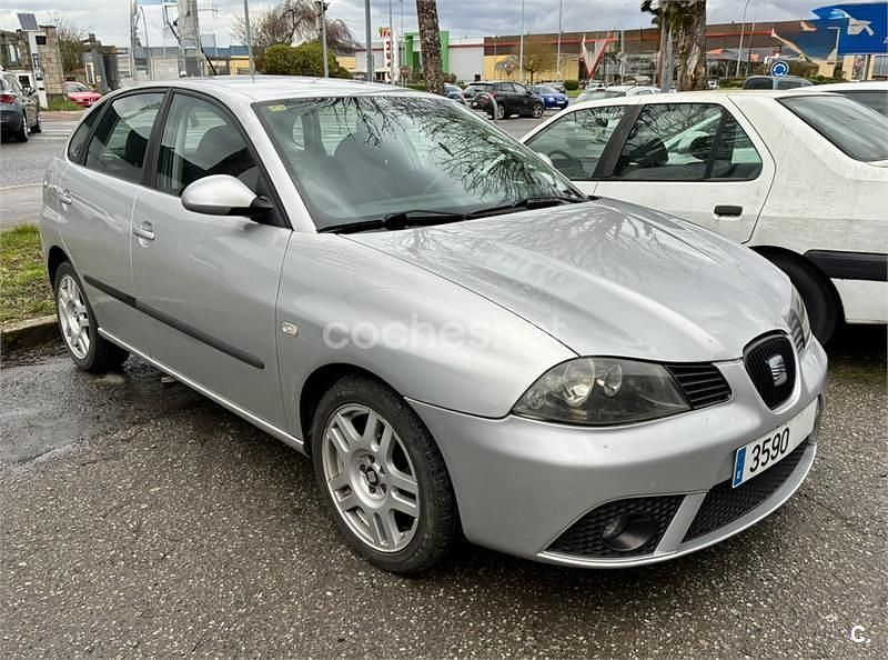 Usado Seat Ibiza Sport 130 CV (95 kW) 2001 Gris / plata Utilitario