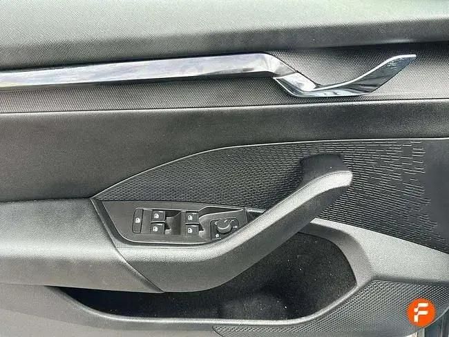 Usado Skoda Octavia Style 150 HP (110 kW) 2021 Cinzento Carrinha