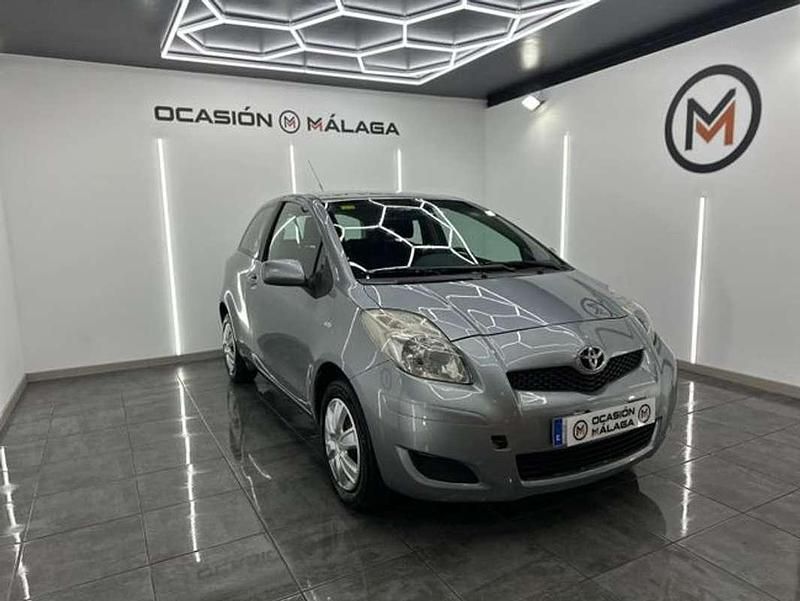 Usado Toyota Yaris Active 69 CV (50 kW) 2009 Gris / plata Berlina