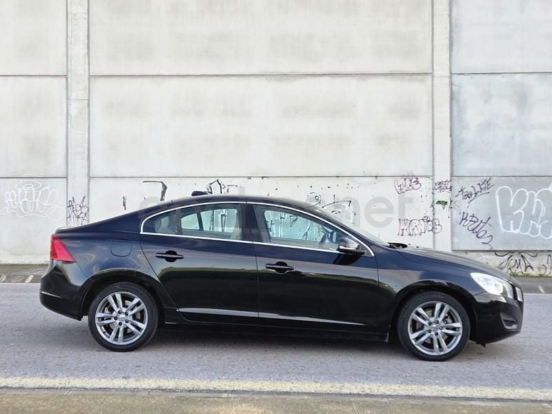 Usado Volvo S60 Momentum 136 CV (100 kW) 2013 Negro Berlina
