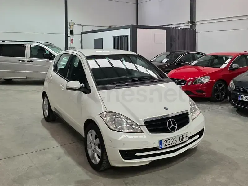 Usado Mercedes A180 Avantgarde 109 CV (80 kW) 2009 Blanco Monovolumen
