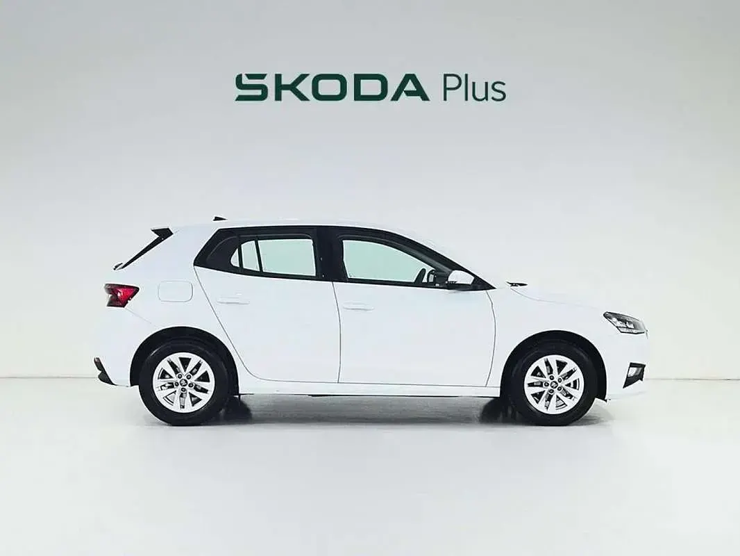Usado Skoda Fabia 95 CV (69 kW) 2025 Blanco Utilitario