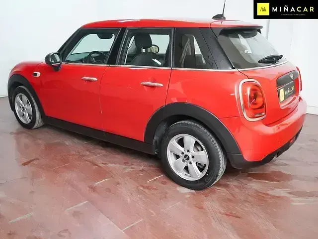 Używany Mini One D 95 KM (69 kW) 2018 Czerwony Hatchback