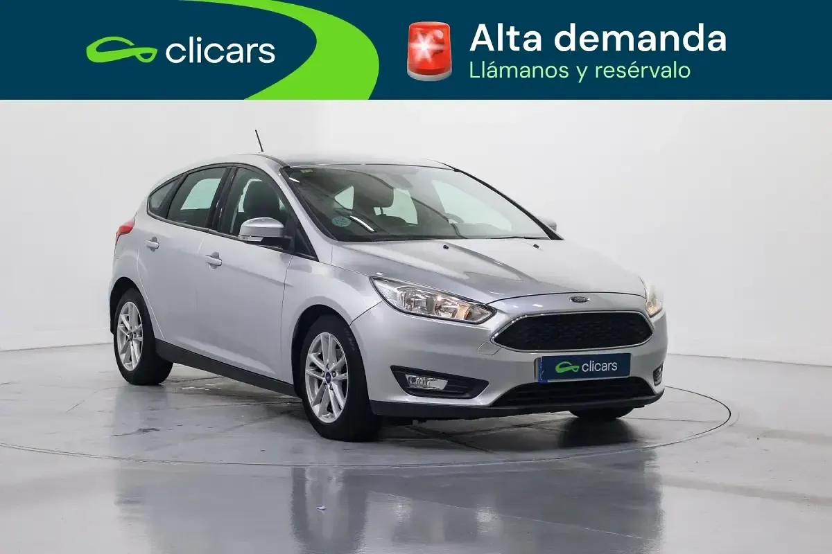 Käytetty Ford Focus Trend+ 125 HP (91 kW) 2018 Harmaa Sedan