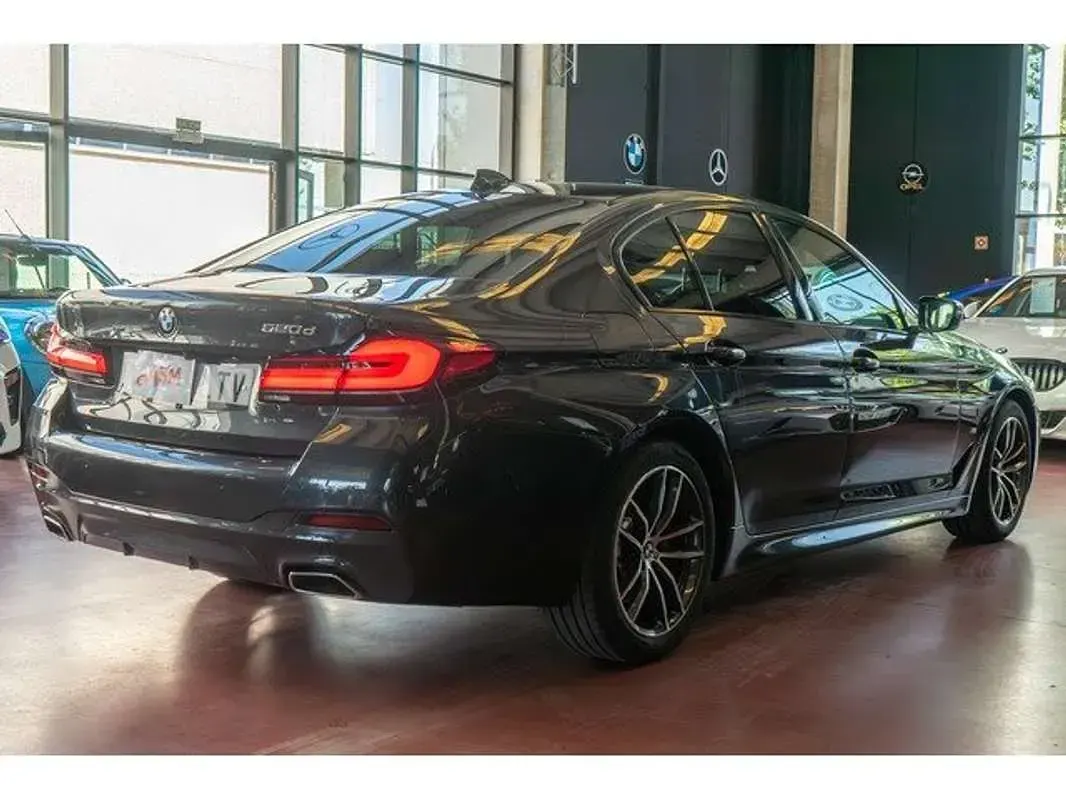 Usado BMW 520 Sport Line 190 CV (139 kW) 2022 Gris Berlina