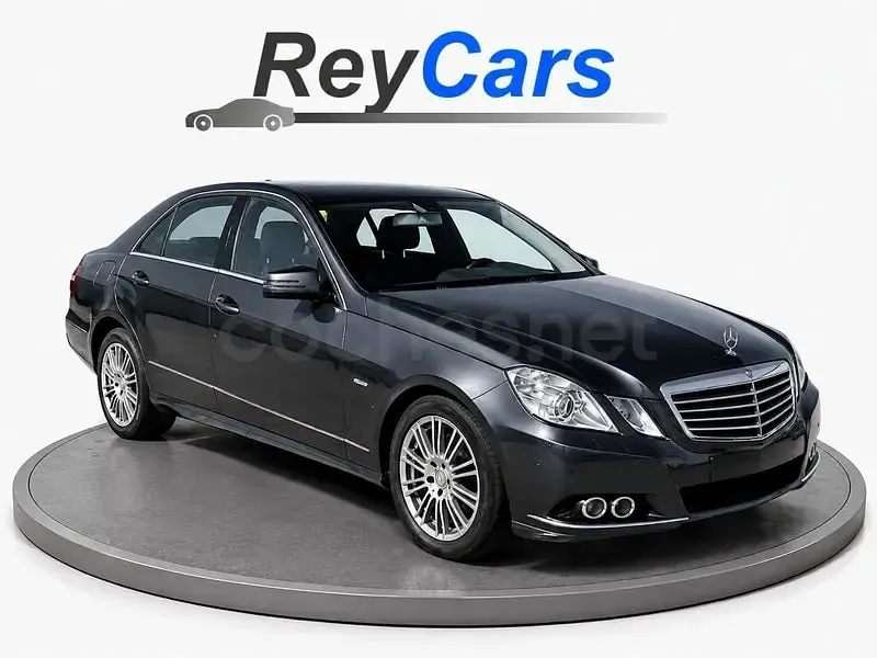 Usado Mercedes E200 Elegance 136 CV (100 kW) 2009 Gris / plata Berlina