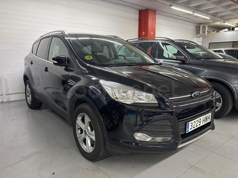 Usado Ford Kuga Trend 140 CV (102 kW) 2014 Negro SUV