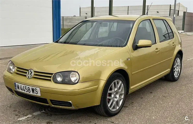 Usado VW Golf III 110 CV (80 kW) 1998 Amarillo Berlina
