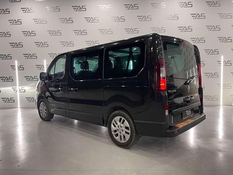 Begagnad Renault Trafic 125 HK (91 kW) 2016 Svart Minibuss
