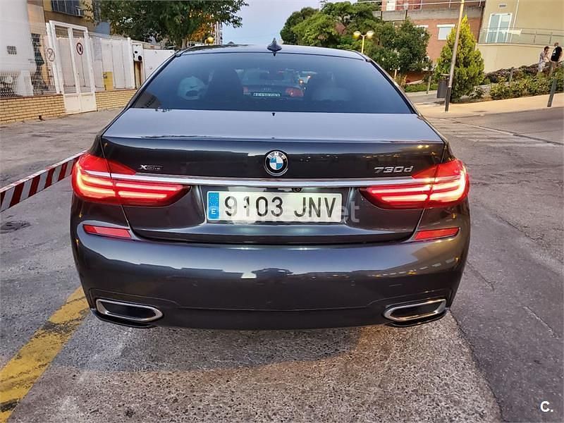 Usado BMW 730 265 CV (194 kW) 2016 Gris / plata Berlina