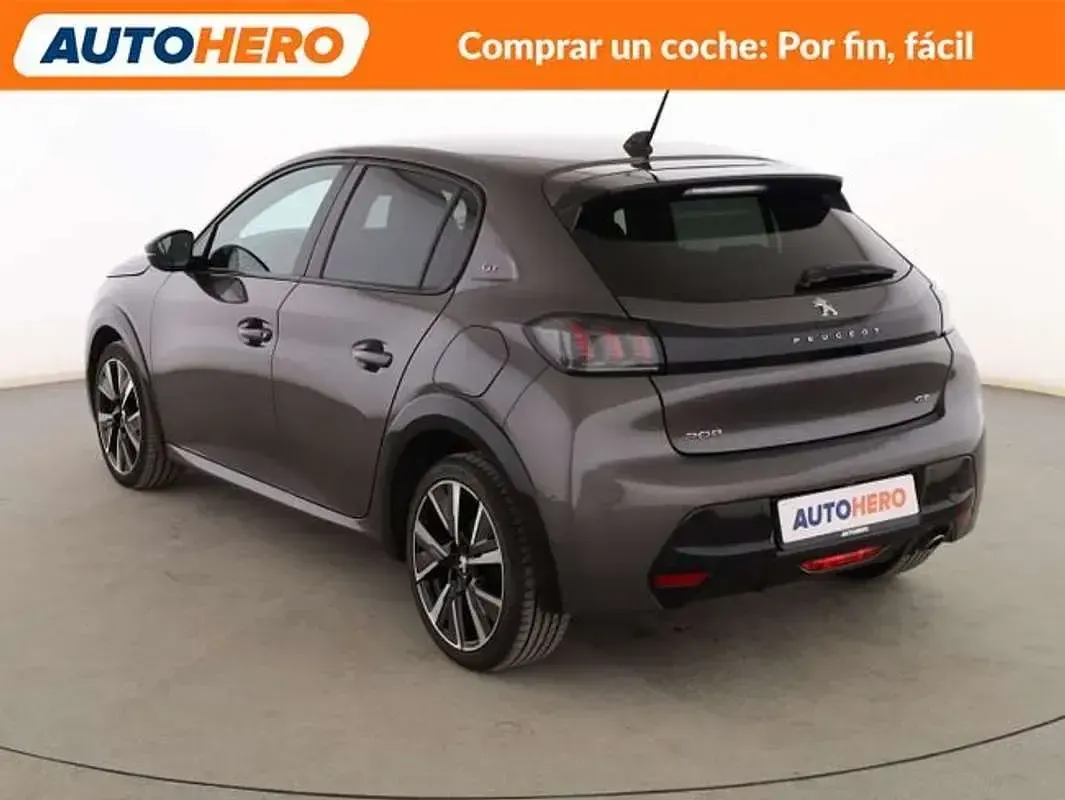 Usado Peugeot 208 GT 101 CV (74 kW) 2022 Gris Utilitario