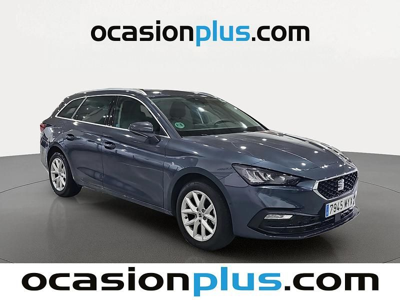 Usado Seat Leon Style 116 CV (85 kW) 2025 Gris / plata Familiar