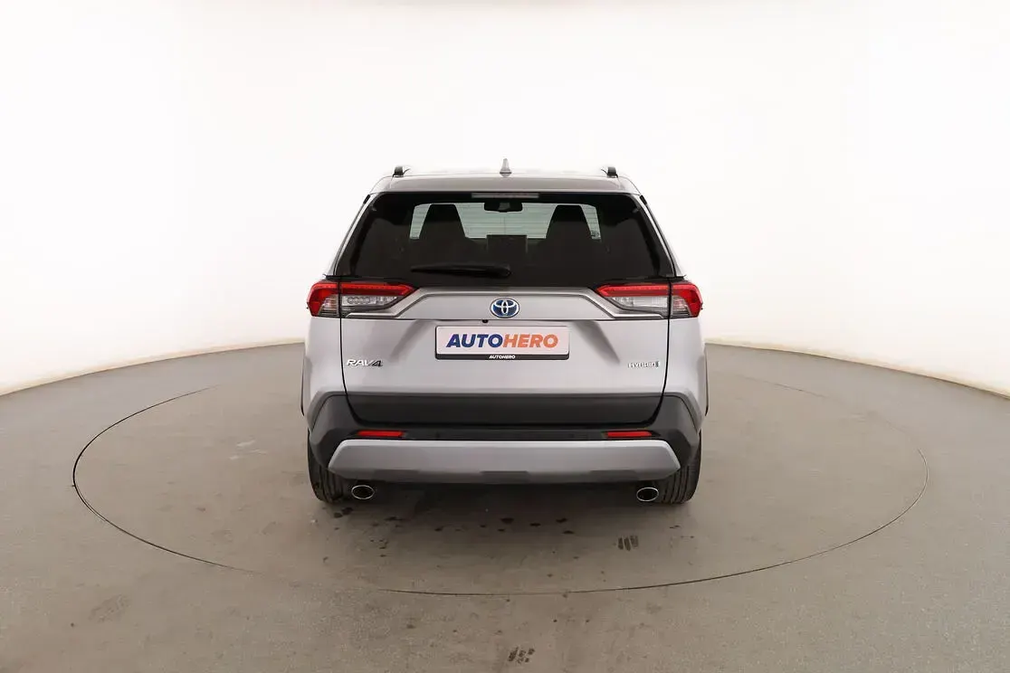 Usado Toyota RAV4 Hybrid Advance 218 CV (160 kW) 2021 Gris SUV