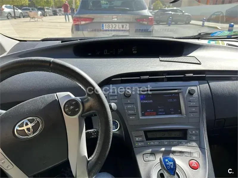Usado Toyota Prius Advance 136 CV (100 kW) 2012 Blanco Berlina
