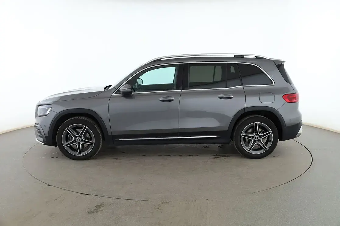 Usado Mercedes GLB200 AMG line 150 CV (110 kW) 2024 Gris SUV