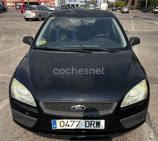 Negro Usado 2005 Ford Focus Trend Berlina | 2300 € (Buen precio) - Imagen 1/4