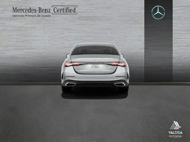 Usado Mercedes E220 197 CV (144 kW) 2026 Plata hightech Berlina