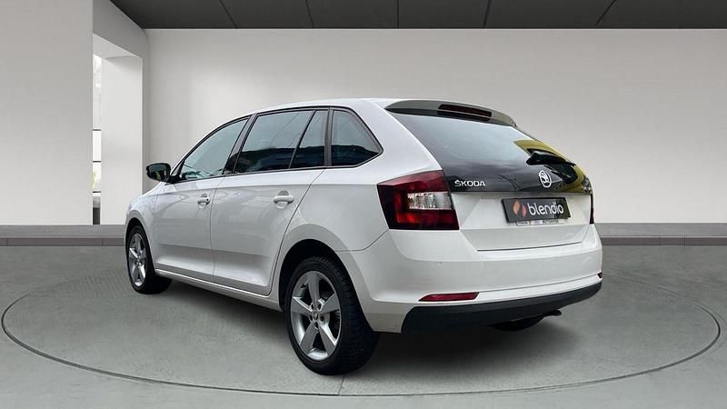 Usado Skoda Rapid Ambition 90 CV (66 kW) 2017 Blanco Utilitario