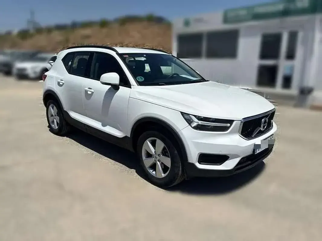 Usado Volvo XC40 Momentum 129 CV (94 kW) 2021 Blanco SUV