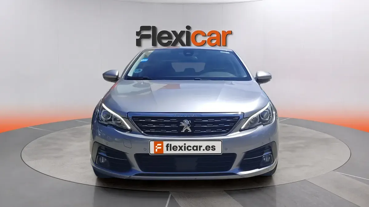 Usado Peugeot 308 Active 131 CV (96 kW) 2021 Gris Berlina