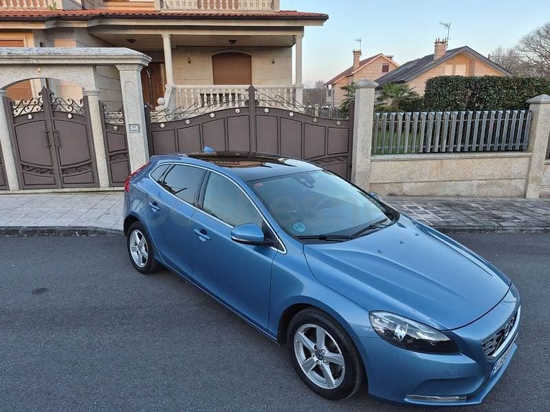 Usado Volvo V40 Momentum 120 CV (88 kW) 2016 Azul Berlina