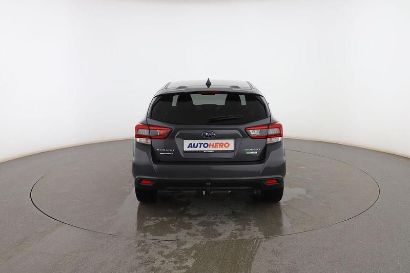 Usado Subaru Impreza Premium 150 CV (110 kW) 2024 Gris Berlina