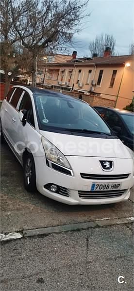 Usado Peugeot 5008 Access 115 CV (84 kW) 2012 Blanco Monovolumen