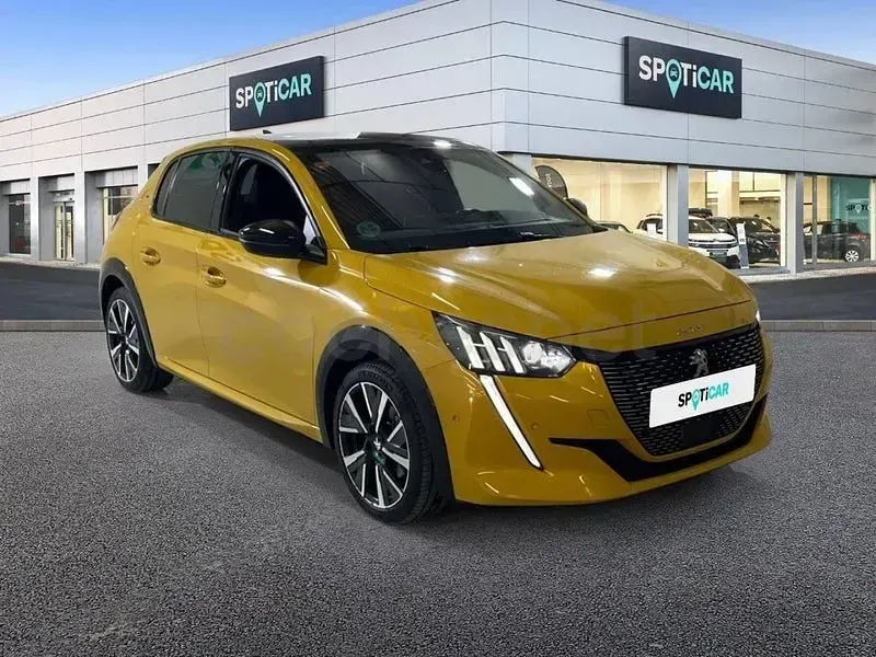 Usado Peugeot 208 GT 101 CV (74 kW) 2021 Amarillo Utilitario