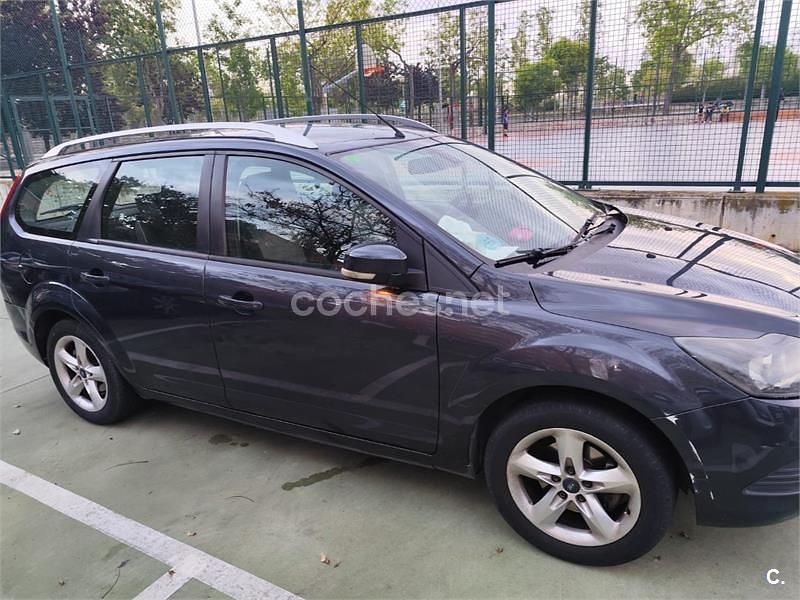 Usado Ford Focus Trend 125 CV (91 kW) 2010 Etiqueta c (verde) Familiar