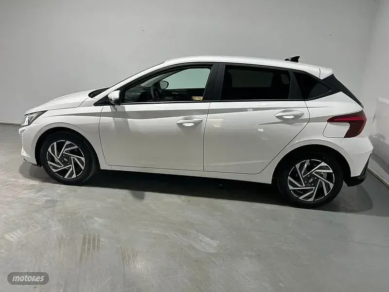 Nuevo Hyundai i20 100 CV (73 kW) 2025 Blanco Utilitario