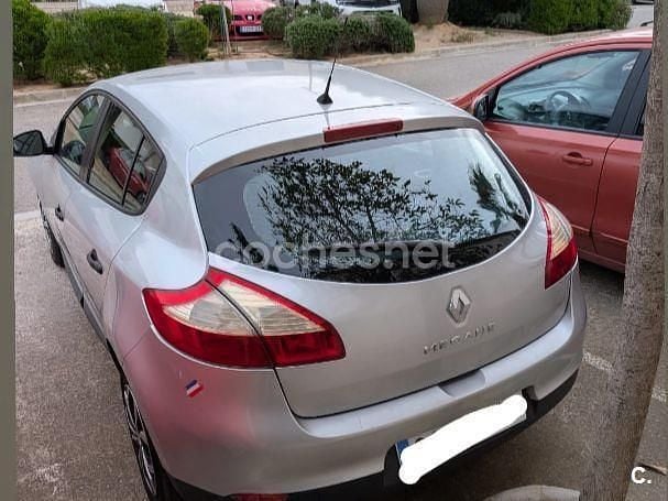 Usado Renault Mégane Authentique 100 CV (73 kW) 2013 Blanco Berlina