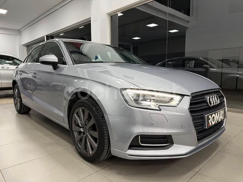 Gris / plata Usado 2018 Audi A3 Berlina | 17.990 € (Un poco caro) - Imagen 1/4