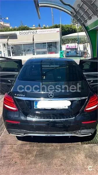 Usado Mercedes E220 194 CV (142 kW) 2019 Negro Berlina