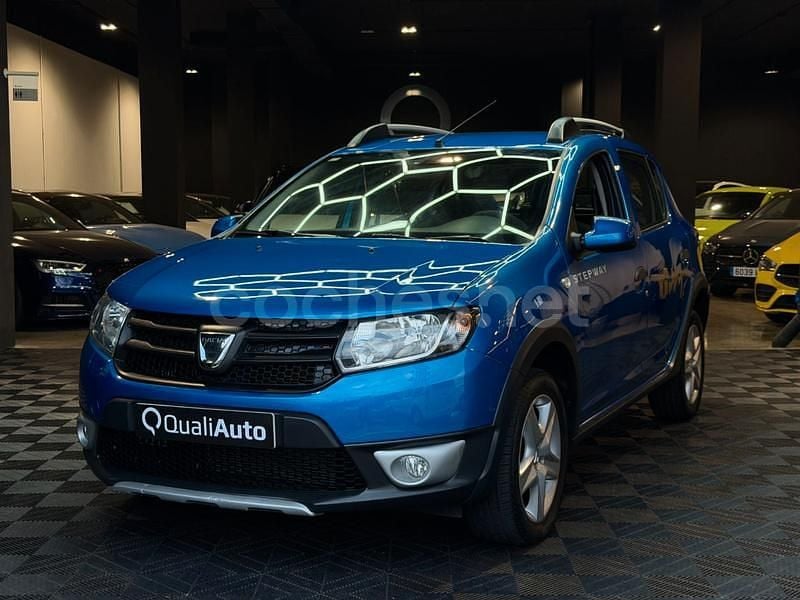 Usado Dacia Sandero Comfort 95 CV (69 kW) 2017 Azul Berlina