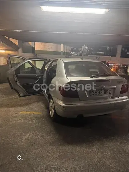 Usado Citroën Xsara Exclusive 90 CV (66 kW) 2002 Gris / plata Berlina