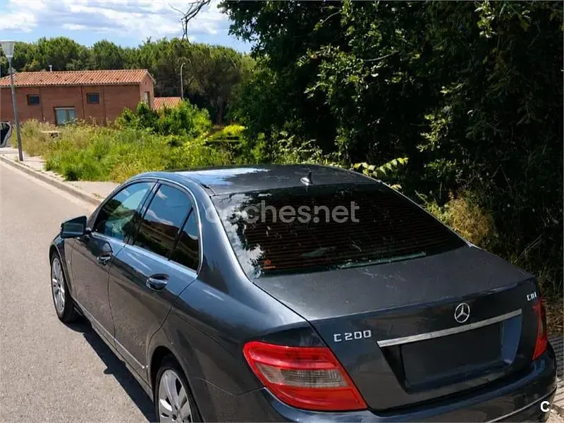 Usado Mercedes C200 Elegance 136 CV (100 kW) 2010 Azul Berlina