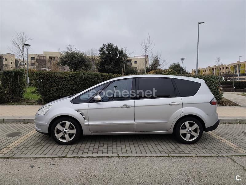 Gris / plata Usado 2009 Ford S-MAX Titanium Monovolumen | 4900 € (Precio justo) - Imagen 1/4