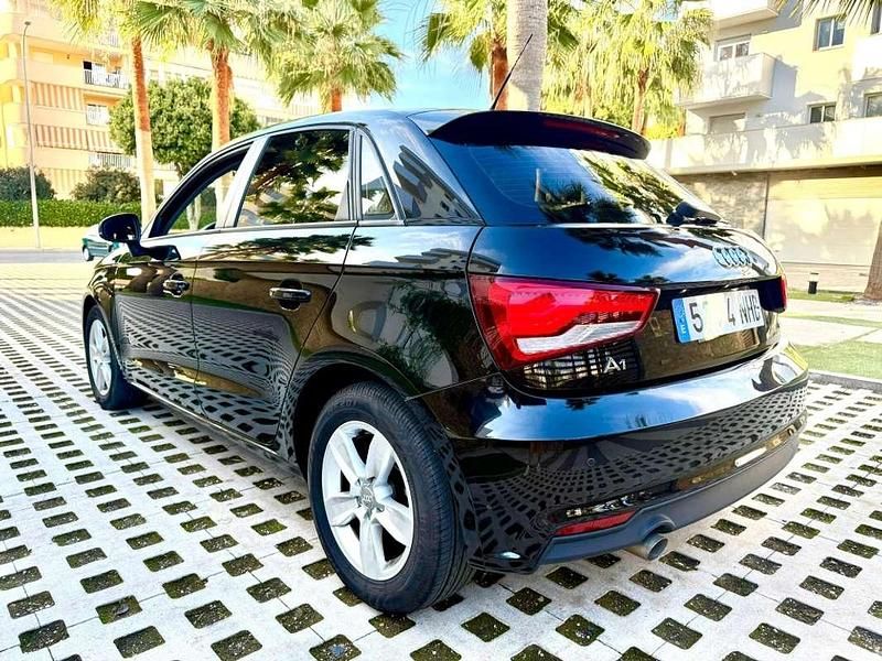 Usado Audi A1 Sportback Design 90 CV (66 kW) 2015 Negro Utilitario