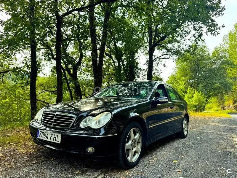 Usado Mercedes C270 Avantgarde 170 CV (125 kW) 2003 Negro Berlina