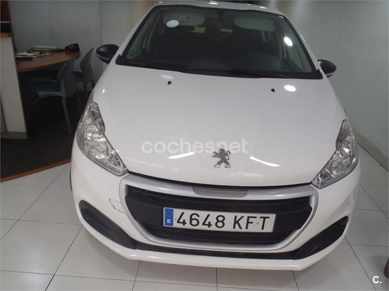 Usado Peugeot 208 Access 75 CV (55 kW) 2017 Blanco Utilitario