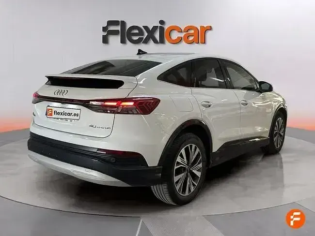 Usado Audi Q4 e-tron 150 kW (204 CV) 2022 Beige SUV