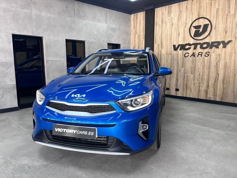 Azul Usado 2023 Kia Stonic SUV | 14.995 € (Precio justo) - Imagen 1/4