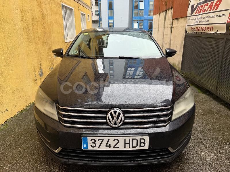 Usado VW Passat Advance 140 CV (102 kW) 2012 Negro Berlina