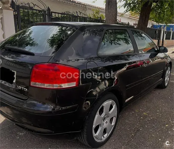 Käytetty Audi A3 Ambition 105 HP (77 kW) 2007 Musta Viistoperä
