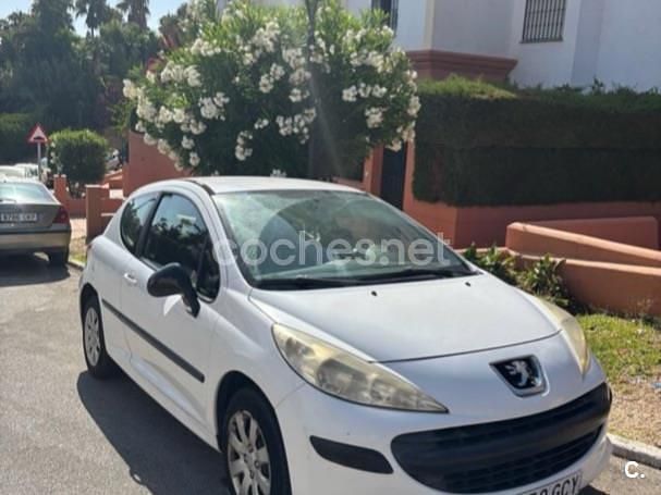 Blanco Usado 2008 Peugeot 207 Berlina | 2750 € (Buen precio) - Imagen 1/4