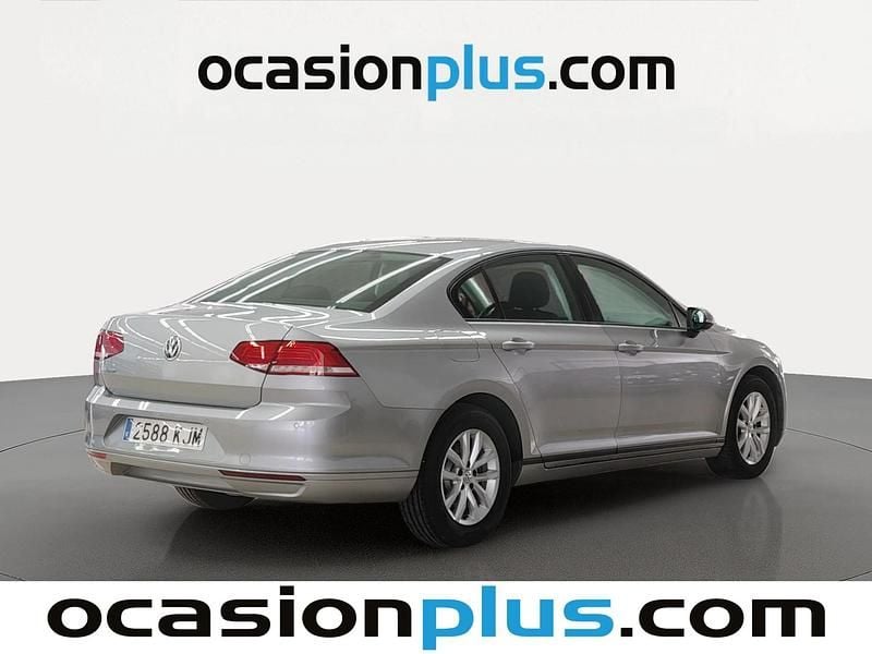 Usado VW Passat Edition 120 CV (88 kW) 2018 Gris plata Berlina