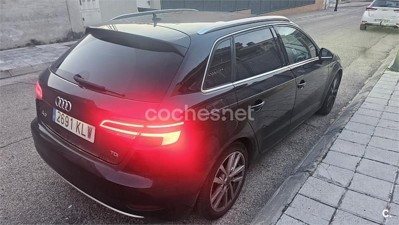 Usado Audi A3 150 CV (110 kW) 2017 Negro Berlina
