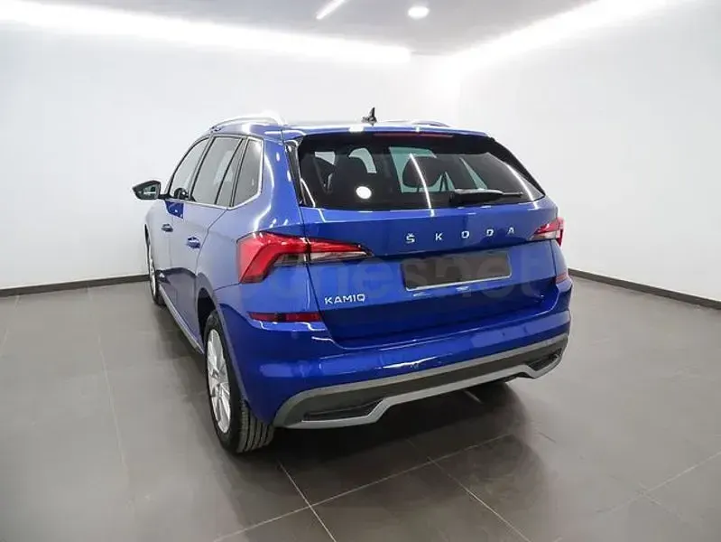 Usado Skoda Kamiq Style 150 CV (110 kW) 2022 Azul SUV